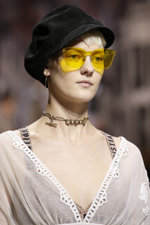 Details Christian Dior , Details Dior Fall 2018 Ready-to-Wear , Детали показа Кристиан Диор , Детали показа Диор осень зима 2018 , Fashion show , неделя моды в Париже , PFW , Мария Грация Кьюри , Mainstyles
